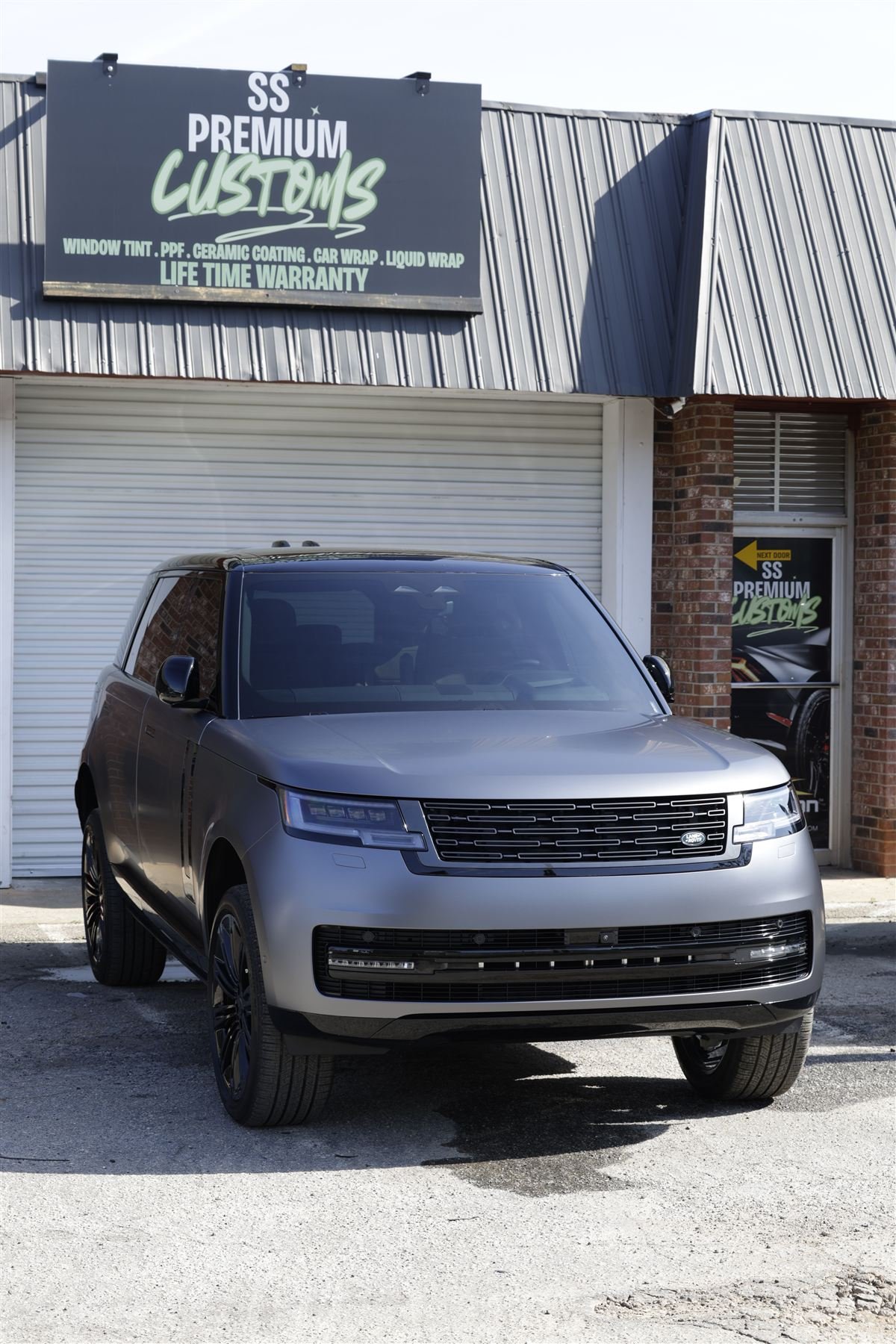 Range Rover in satin gray PPF